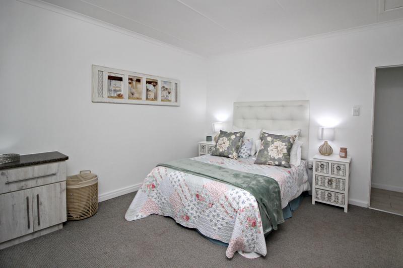 5 Bedroom Property for Sale in Fraaiuitsig Western Cape
